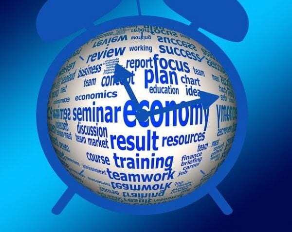 Diferencia entre teoría clásica y neoclásica economía