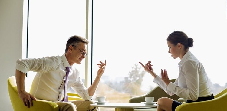 Cómo comunicarte con tu jefe y no fracasar en el intento (7 consejos)