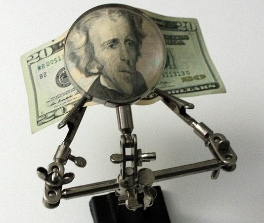 Mejorar las finanzas personales a través de trading social y créditos