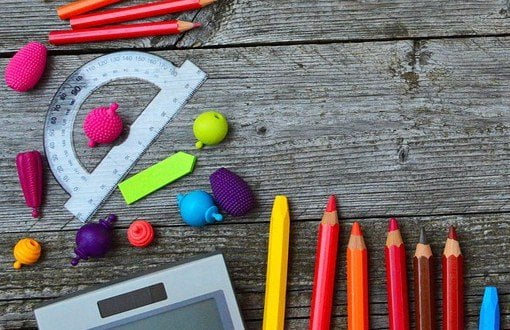 20milproductos: Una oficina de empresa no puede estar sin suministros de artículos de escritorio.