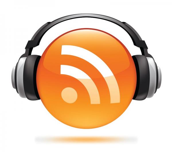 8 podcast en español gratuitos ideales para escuchar cuando hay tráfico