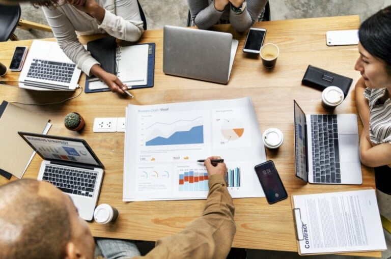 ¿Cuáles son las principales áreas funcionales de la empresa?