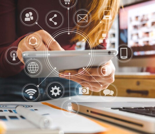Estrategias digitales y desarrollo empresarial en el entorno online Estrategias digitales y desarrollo empresarial en el entorno online